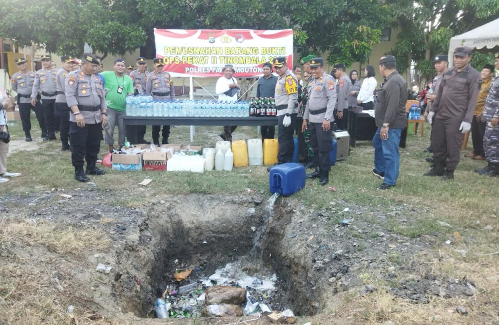Polres Parigi Moutong Musnahkan Ratusan Liter Miras Hasil Operasi Pekat II Tinombala 2025