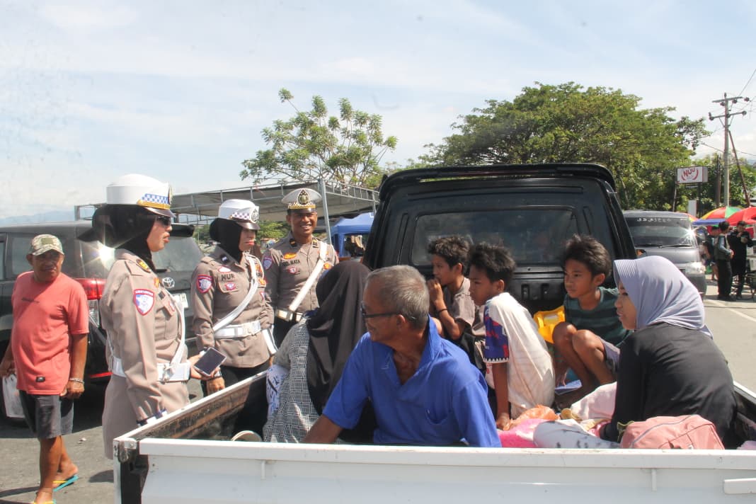 Operasi Lilin Tinombala 2025 untuk meningkatkan keselamatan dan ketertiban berlalu lintas di kawasan wisata selama libur Natal dan Tahun Baru