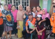 Relawan PKS Bersihkan Rumah Korban Banjir di Wani, Daeng Pasisi Sampaikan Terima Kasih