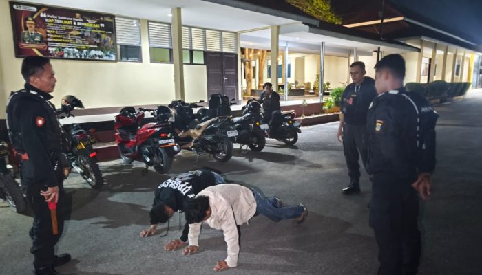 Dua Pria di Kota Palu Ini Kedapatan Bawa Sajam
