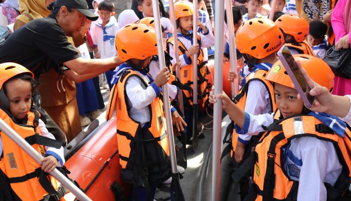 Anak-anak PAUD Belajar Keselamatan di Kantor SAR Palu