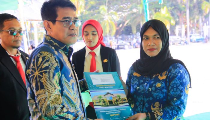 Bupati Parigi Moutong Serahkan SK ke 893 PPPK Paruh Waktu