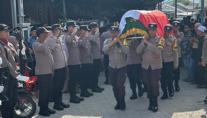 Polres Parigi Moutong Gelar Upacara Kedinasan Pemberangkatan Jenazah Kapolsek Ampibabo
