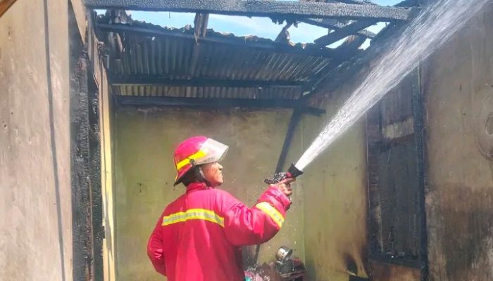 Dua Rumah Dinas Guru di Moutong Terbakar, Dua KK Terdampak
