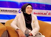 Bunda Wiwik Paparkan Tantangan Perempuan Menjadi Politisi