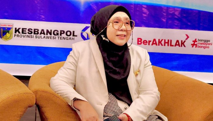 Bunda Wiwik Paparkan Tantangan Perempuan Menjadi Politisi