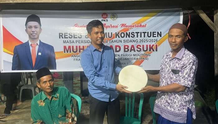 Reses di Dua Lokasi, Uky Serahkan Ribuan Bibit Cokelat hingga Salurkan Bantuan Tunai Lansia