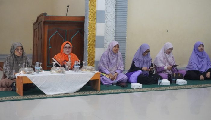 Bunda Wiwik Ajak Bangun Keluarga Berbasis Dakwah