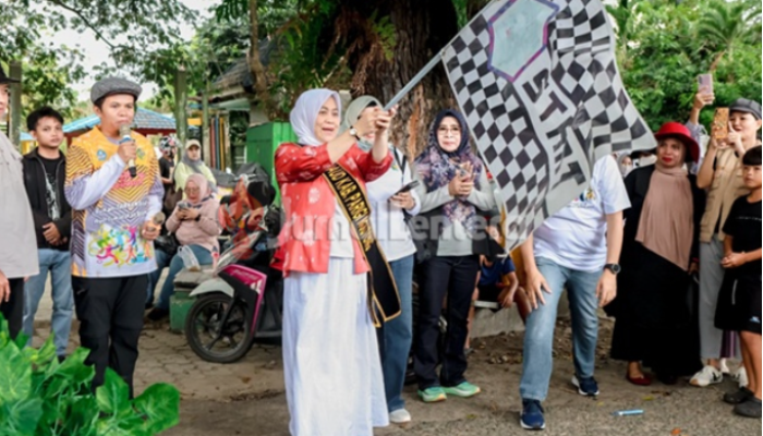 Kreativitas Anak PAUD Meriahkan Pawai Karnaval Hardiknas di Parigi