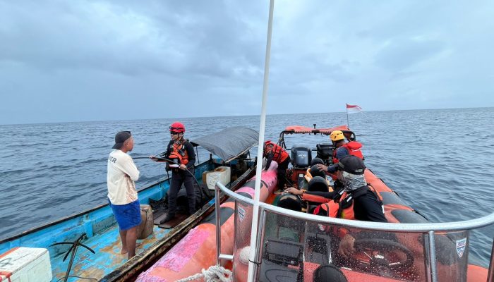 Tim SAR Selamatkan Warga yang Alami Mati Mesin di Perairan Bokan Kepulauan