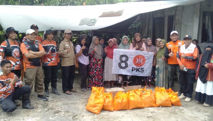 DPW PKS Sulteng Salurkan Bantuan Presiden PKS untuk Korban Gempa Sigi