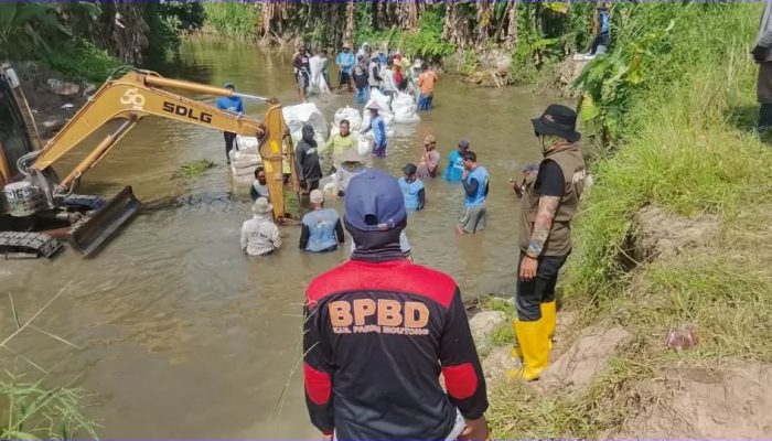 BPBD Pasang 220 Geobag Perkuat Tanggul di Torue