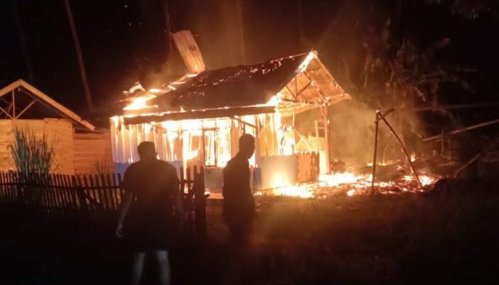 Rumah Jaga Irigasi di Bolano Lambunu Terbakar