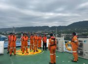 KN SAR Bhisma Dikerahkan Cari 13 Penumpang Hilang