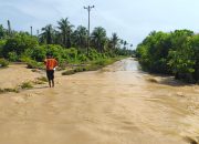 Banjir Genangi Jalan Kayuboko-Air Panas
