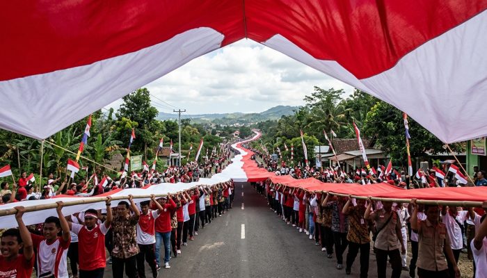 Komunitas Pencinta Alam Gelar Kirab Merah Putih 17 Km
