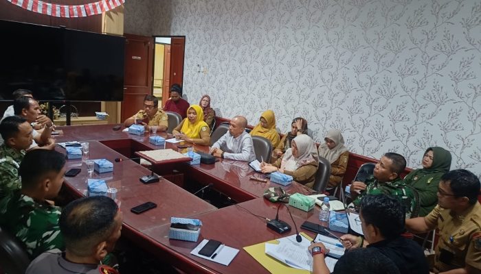TNI-Polri di Parigi Moutong Berbagi Tugas di Upacara HUT RI