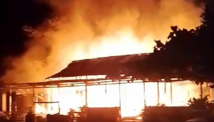 Kebakaran Hanguskan Warung di Tinombo Selatan