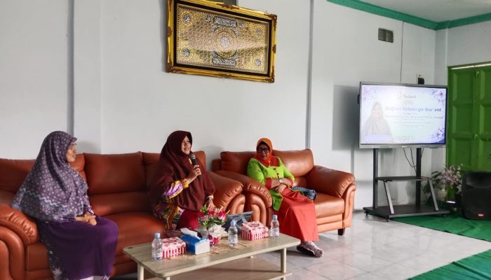 Salimah Parimo Ajak Keluarga Dekat dengan Al-Qur’an