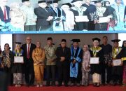 Arus Abdul Karim Hadiri Wisuda Unismuh Palu