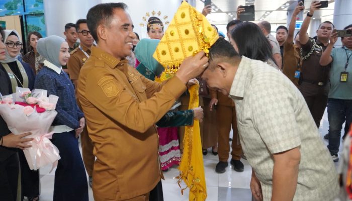 Irjen Pol Rizal Irawan Tiba di Palu Disambut Gubernur Sulteng